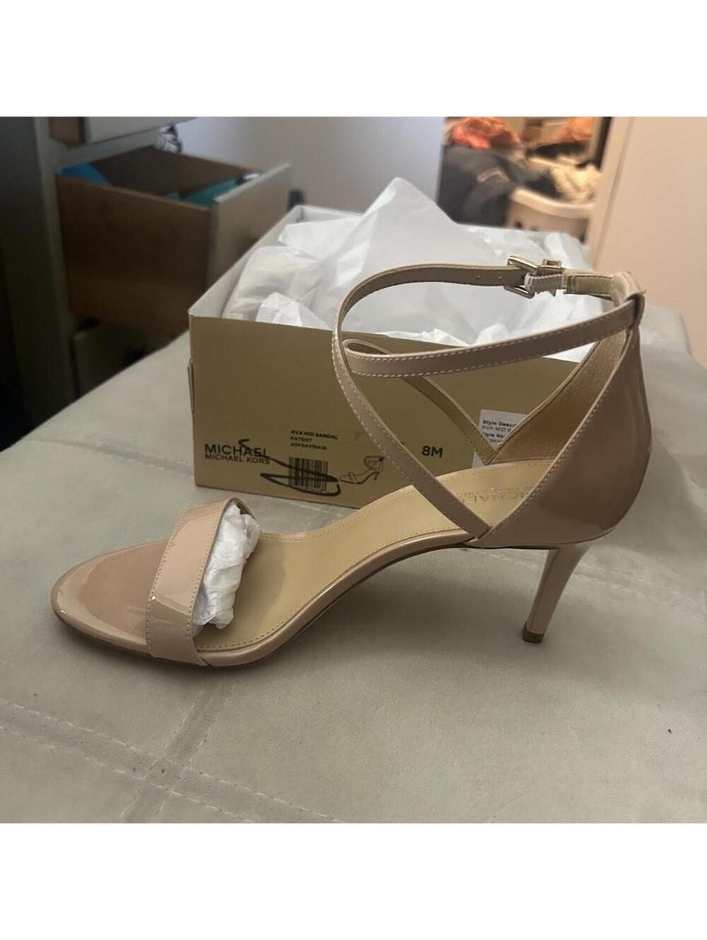 Michael Michael Kors Ava Mid 3” heel Sandal in LT Blush Patent Leather size 8